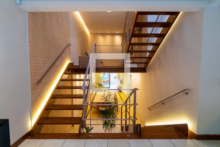 Casa à venda com 393m², 3 quartos e 4 vagasEscada