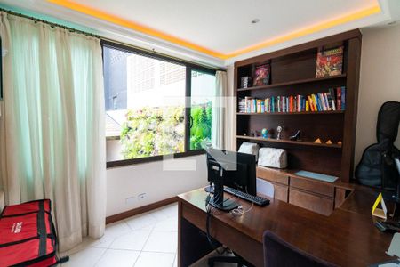 Casa à venda com 393m², 3 quartos e 4 vagasQuarto 2