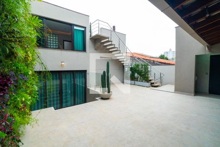 Casa à venda com 393m², 3 quartos e 4 vagasQuintal