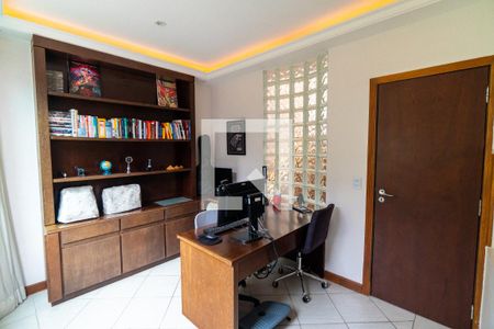 Casa à venda com 393m², 3 quartos e 4 vagasQuarto 2