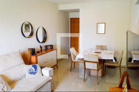 Apartamento à venda com 74m², 2 quartos e 1 vaga Apartamento à venda com 74m², 2 quartos e 1 vagaSala
