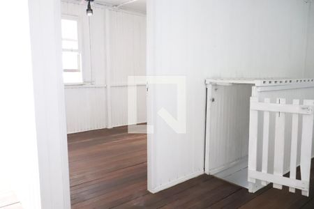 Casa para alugar com 180m², 5 quartos e 2 vagasCorredor