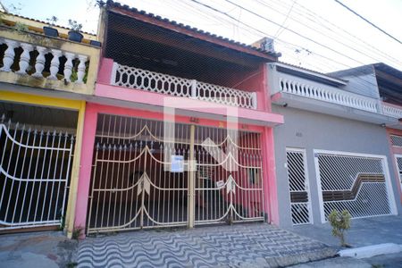 Casa à venda com 104m², 3 quartos e 2 vagasFachada