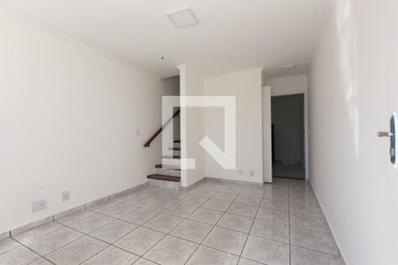 Sala de casa à venda com 2 quartos, 108m² em Fazenda Aricanduva, São Paulo