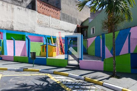 Casa para alugar com 108m², 2 quartos e 4 vagas Casa para alugar com 108m², 2 quartos e 4 vagasÁrea Comum - Playground