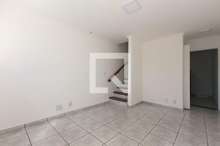 Sala de casa à venda com 2 quartos, 108m² em Fazenda Aricanduva, São Paulo