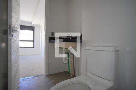 Banheiro da Suíte de apartamento à venda com 2 quartos, 71m² em Independência, Porto Alegre