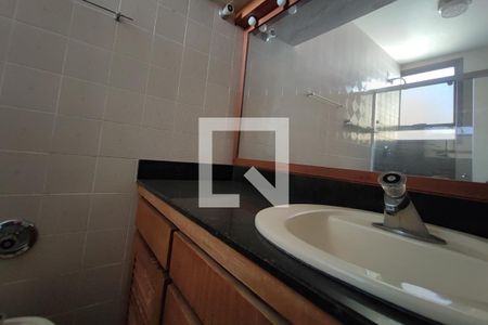 Apartamento à venda com 208m², 4 quartos e 2 vagasBanheiro Suíte 3