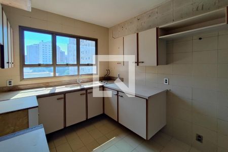 Apartamento à venda com 208m², 4 quartos e 2 vagasCozinha