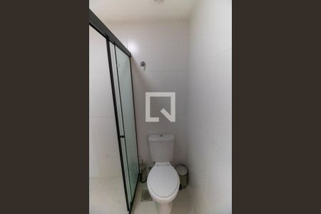 Banheiro de kitnet/studio para alugar com 1 quarto, 40m² em Ingá, Niterói