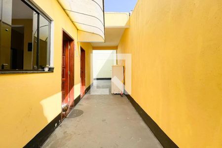 Casa à venda com 350m², 6 quartos e 4 vagasQuintal - Casa 1