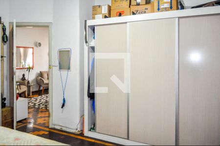 Quarto de casa à venda com 4 quartos, 200m² em Santo Antônio, Porto Alegre