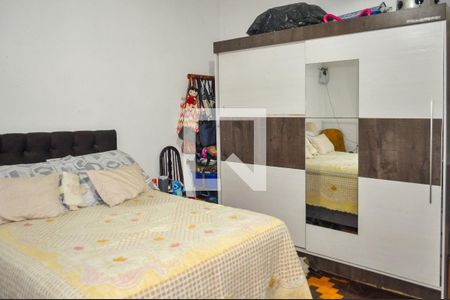 Quarto de casa à venda com 4 quartos, 200m² em Santo Antônio, Porto Alegre