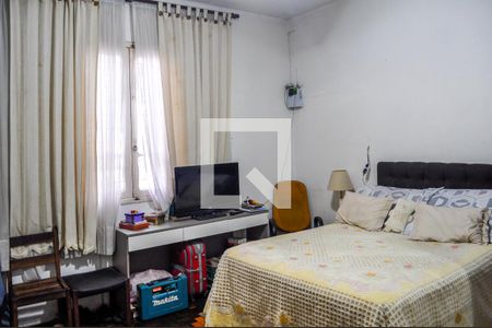 Quarto de casa à venda com 4 quartos, 200m² em Santo Antônio, Porto Alegre