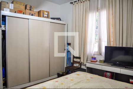 Quarto de casa à venda com 4 quartos, 200m² em Santo Antônio, Porto Alegre