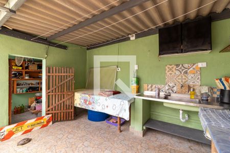 Casa à venda com 250m², 3 quartos e 2 vagasQuintal