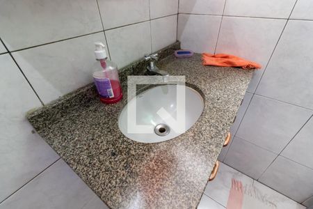 Casa à venda com 250m², 3 quartos e 2 vagasBanheiro 1