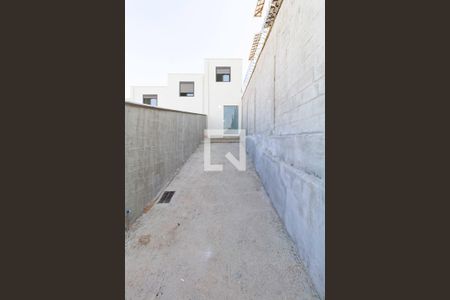 Casa à venda com 70m², 2 quartos e 2 vagas Casa à venda com 70m², 2 quartos e 2 vagasGaragem