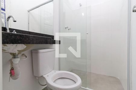 Casa à venda com 70m², 2 quartos e 2 vagas Casa à venda com 70m², 2 quartos e 2 vagasBanheiro da suíte 2