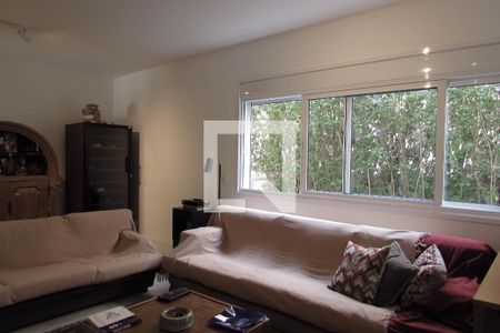 Casa à venda com 425m², 4 quartos e 4 vagasSala