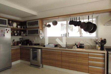 Casa à venda com 425m², 4 quartos e 4 vagasCozinha