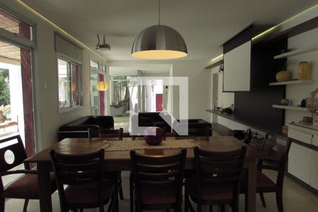 Sala de casa à venda com 4 quartos, 425m² em Caxingui, São Paulo