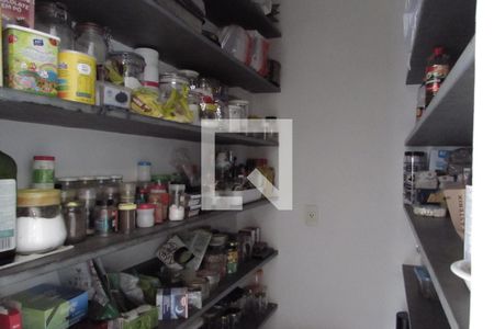 Casa à venda com 425m², 4 quartos e 4 vagasDespensa