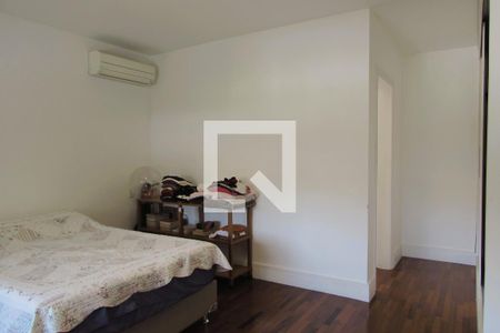 Casa à venda com 425m², 4 quartos e 4 vagasQuarto 1