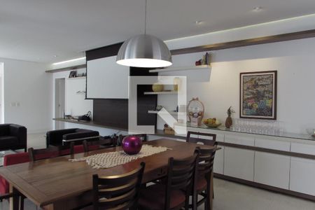 Sala de casa à venda com 4 quartos, 425m² em Caxingui, São Paulo