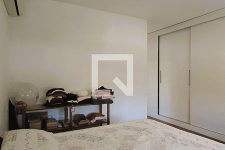 Casa à venda com 425m², 4 quartos e 4 vagasQuarto 1