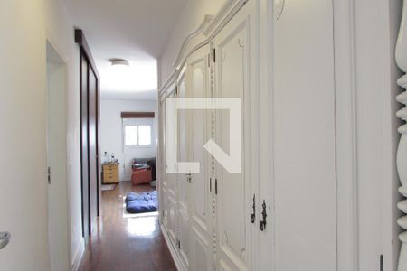 Casa à venda com 425m², 4 quartos e 4 vagasCorredor