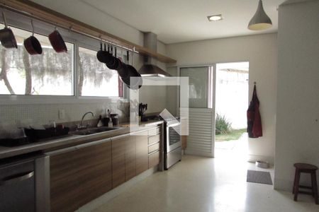 Casa à venda com 425m², 4 quartos e 4 vagasCozinha