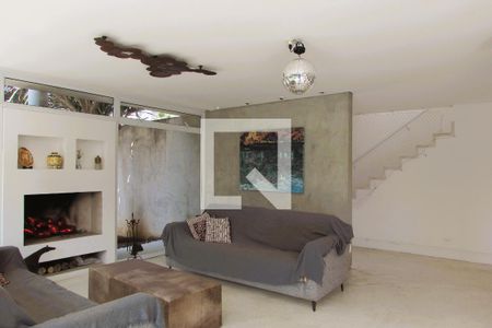 Casa à venda com 425m², 4 quartos e 4 vagasSala