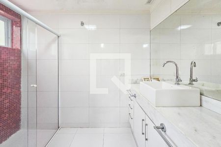 Apartamento para alugar com 144m², 3 quartos e 2 vagas Apartamento para alugar com 144m², 3 quartos e 2 vagasBanheiro da Suíte 1