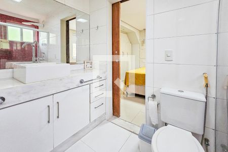 Apartamento para alugar com 144m², 3 quartos e 2 vagas Apartamento para alugar com 144m², 3 quartos e 2 vagasBanheiro da Suíte 1