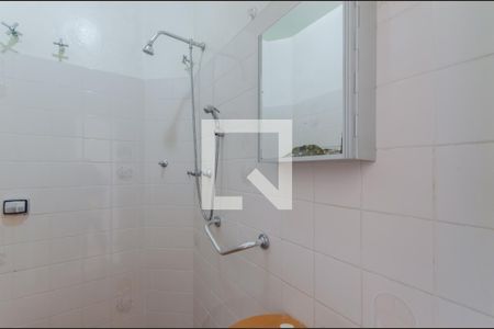 Apartamento à venda com 106m², 2 quartos e 1 vaga Apartamento à venda com 106m², 2 quartos e 1 vagaBanheiro de serviço