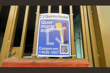 Casa à venda com 99m², 2 quartos e 1 vaga Casa à venda com 99m², 2 quartos e 1 vagaFachada + Placa