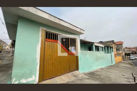 Casa à venda com 99m², 2 quartos e 1 vaga Casa à venda com 99m², 2 quartos e 1 vagaFachada