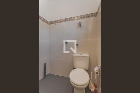 Banheiro de apartamento para alugar com 1 quarto, 29m² em Floresta, Porto Alegre