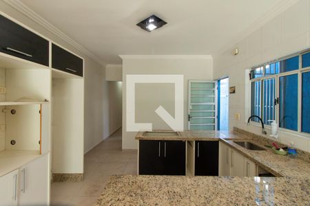 Casa à venda com 125m², 2 quartos e 5 vagas Casa à venda com 125m², 2 quartos e 5 vagasCozinha