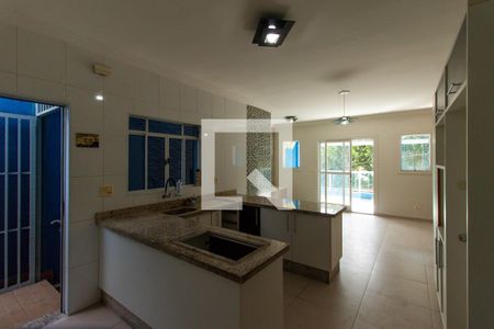 Casa à venda com 125m², 2 quartos e 5 vagas Casa à venda com 125m², 2 quartos e 5 vagasCozinha