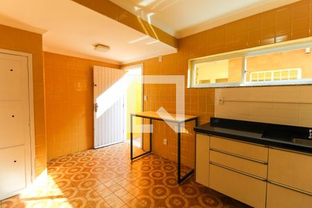 Casa para alugar com 120m², 3 quartos e 2 vagasCozinha