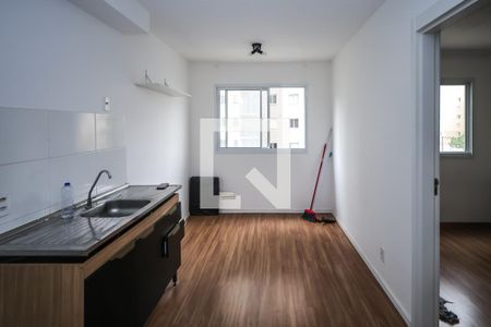 Cozinha de kitnet/studio à venda com 1 quarto, 24m² em Jardim Santa Emília, São Paulo
