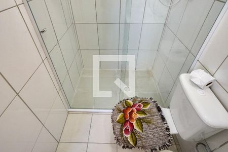 Apartamento para alugar com 70m², 2 quartos e 1 vaga Apartamento para alugar com 70m², 2 quartos e 1 vagaBanheiro da Suíte