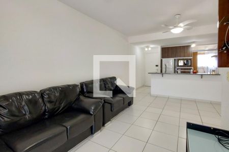 Sala de apartamento para alugar com 2 quartos, 70m² em Mirim, Praia Grande