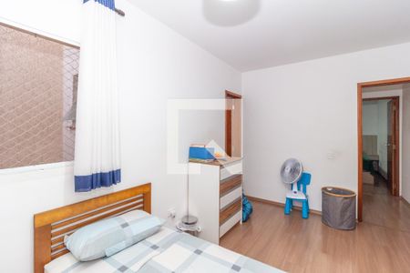 Casa de condomínio à venda com 200m², 3 quartos e 4 vagasQuarto 2 (Suíte 2)