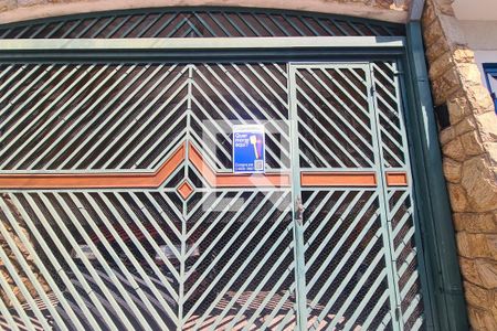 Casa à venda com 250m², 4 quartos e 2 vagas Casa à venda com 250m², 4 quartos e 2 vagasplaquinha