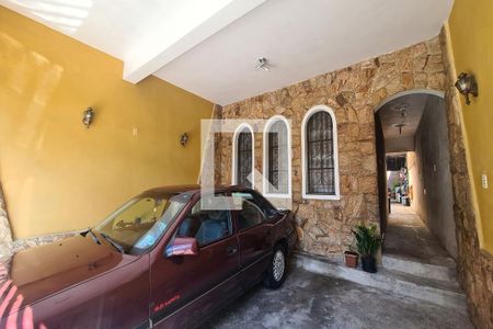 Casa à venda com 250m², 4 quartos e 2 vagas Casa à venda com 250m², 4 quartos e 2 vagasGaragem