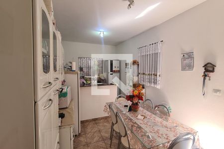 Casa à venda com 250m², 4 quartos e 2 vagas Casa à venda com 250m², 4 quartos e 2 vagasCozinha