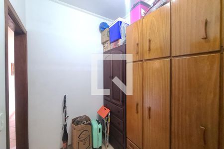 Casa à venda com 250m², 4 quartos e 2 vagas Casa à venda com 250m², 4 quartos e 2 vagasEscritório